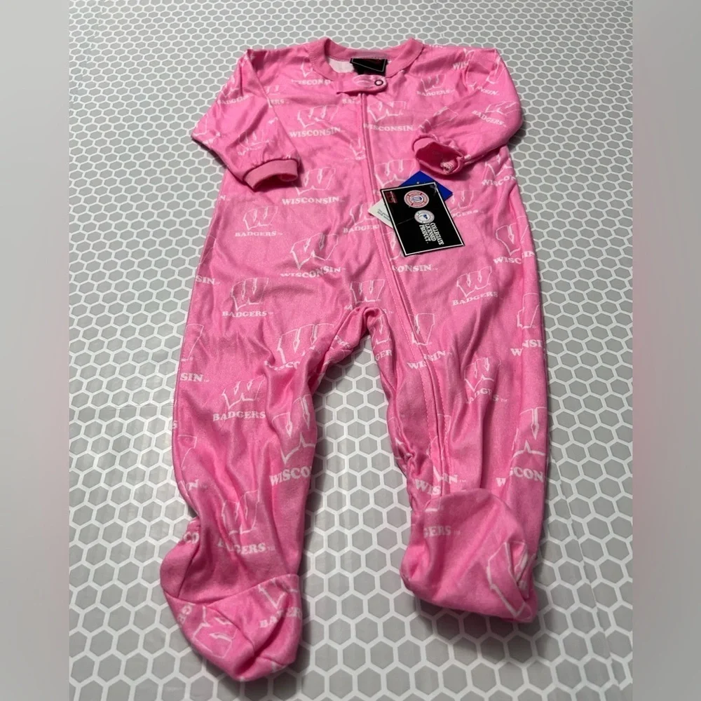 NWT Wisconsin Badgers Pink Baby Footie Pajamas Size 18M